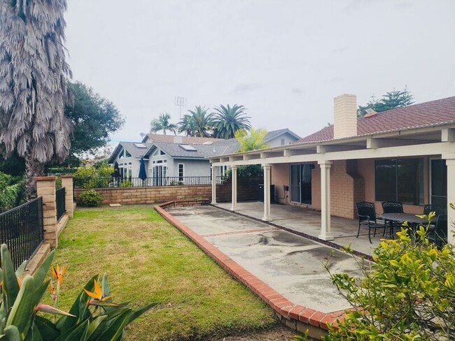 Building Photo - 23581 Via Calzada