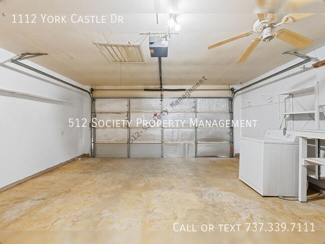 Building Photo - 1112 York Castle Dr