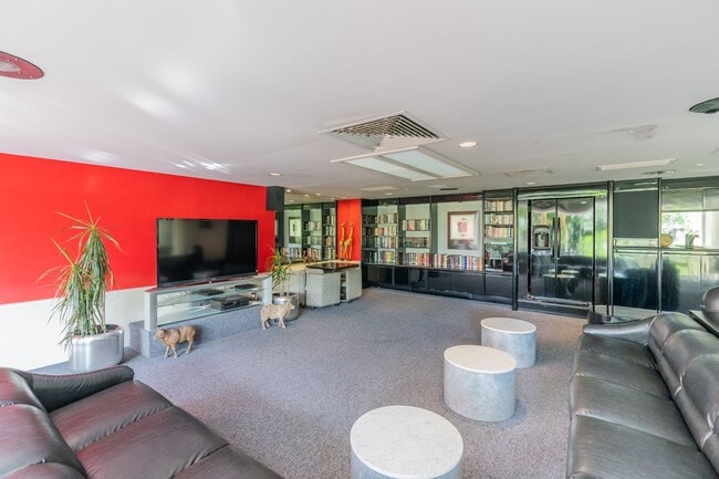 Building Photo - Furnished 1 Bed 1 Bath 1 Parking at Honolulu Park Place