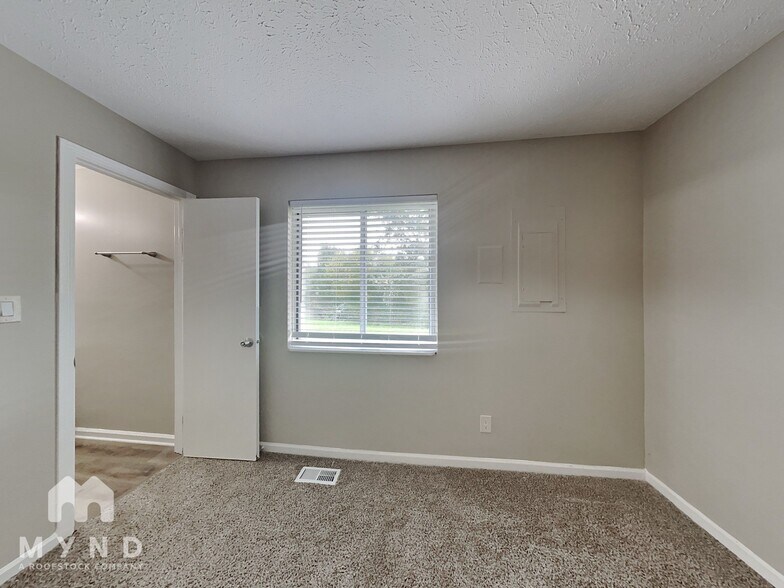 Building Photo - 5223 Padre Ln