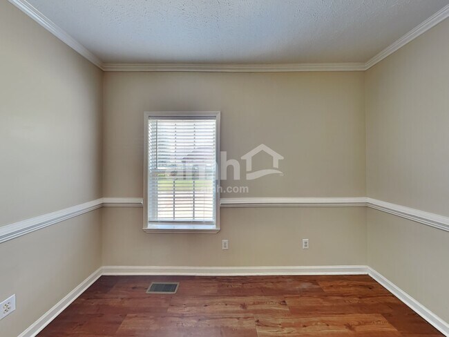 Building Photo - 210 Fox Hunt Ln