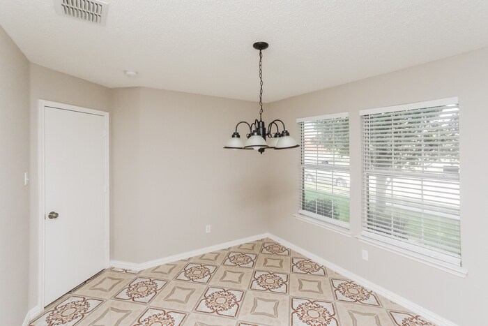 Building Photo - 2430 Manchester Ln