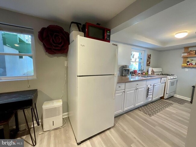 Building Photo - 6822 Donahue Ct