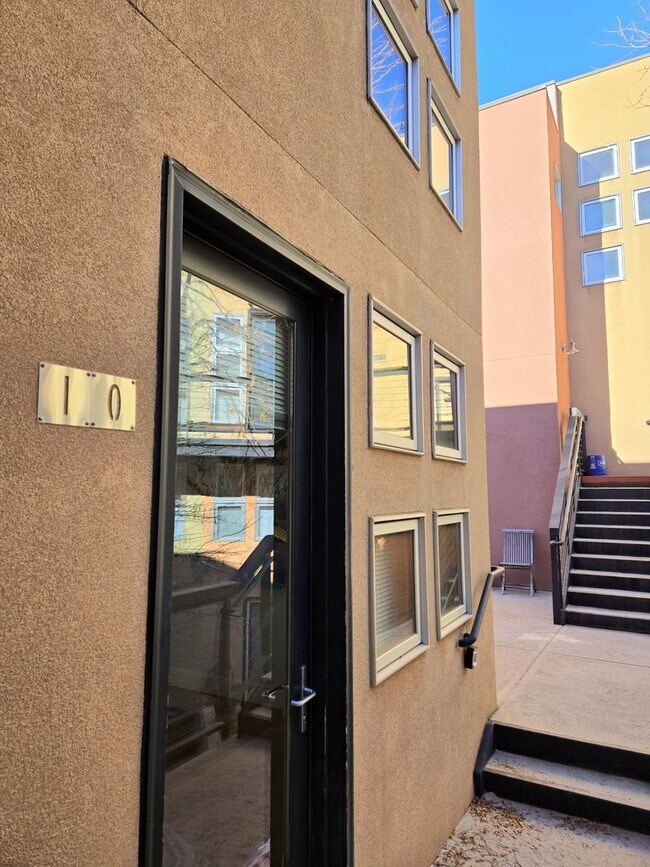 Building Photo - 801 Confidence Dr