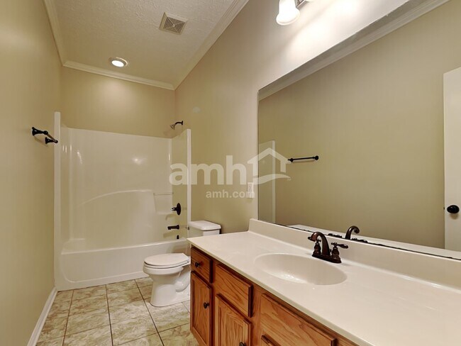 Building Photo - 210 Fox Hunt Ln