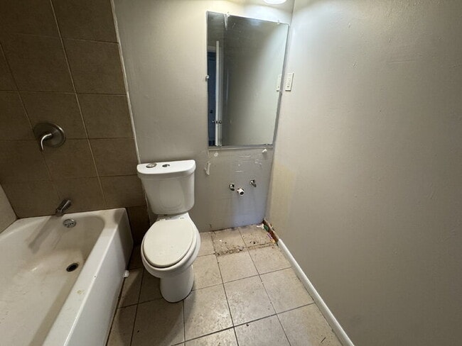 Building Photo - 3224 Aden St