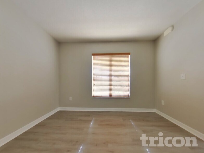 Building Photo - 321 Black Springs Ln