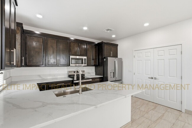 Building Photo - 13691 E Pocketknife Dr