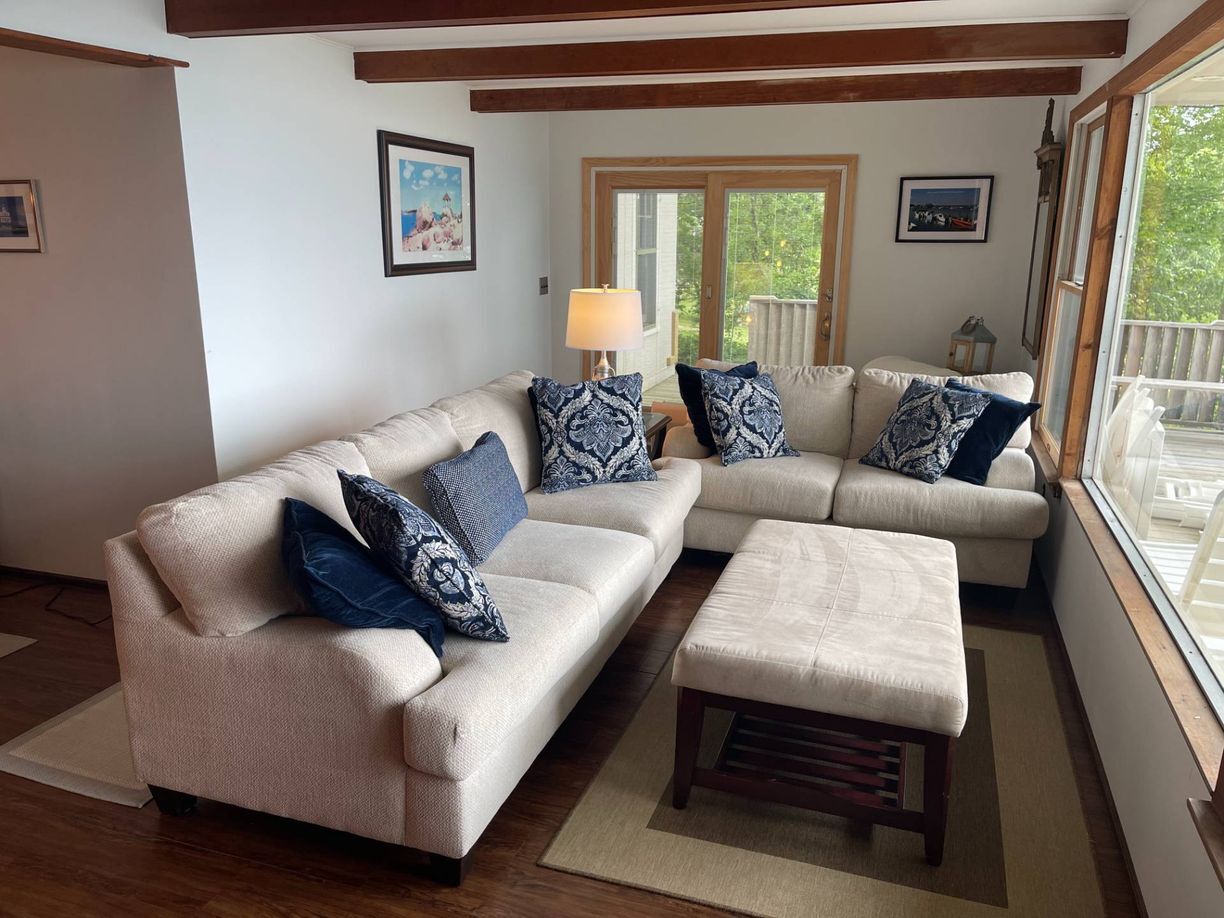 Building Photo - 91 Shore Rd