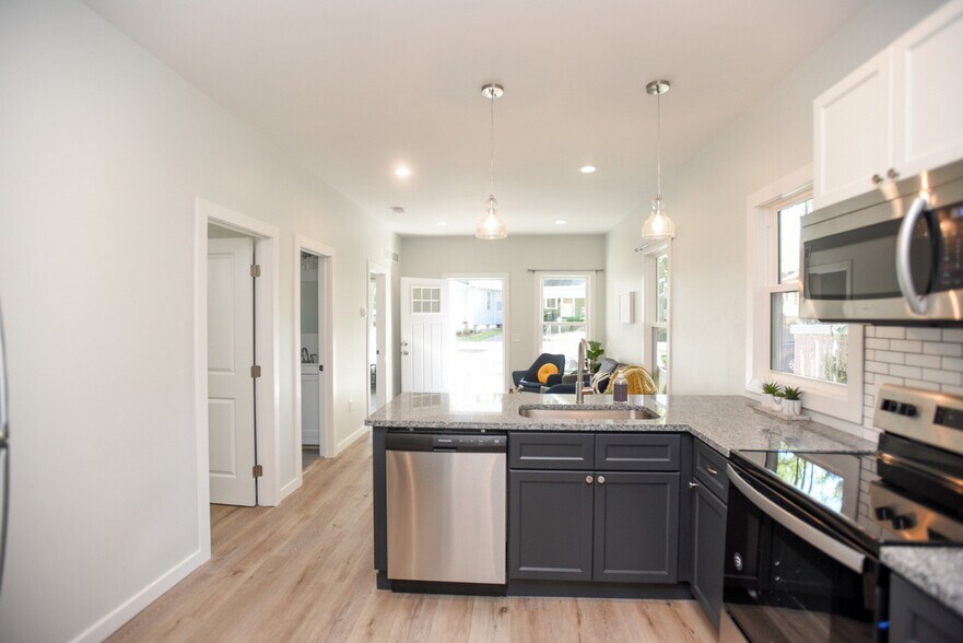Building Photo - 4821 Ebersole Ave