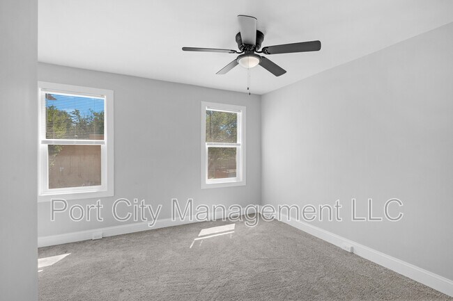 Building Photo - 1416 N Milton Ave