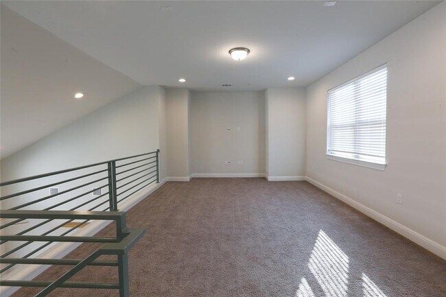 Building Photo - 432 Arrowhead Vine St