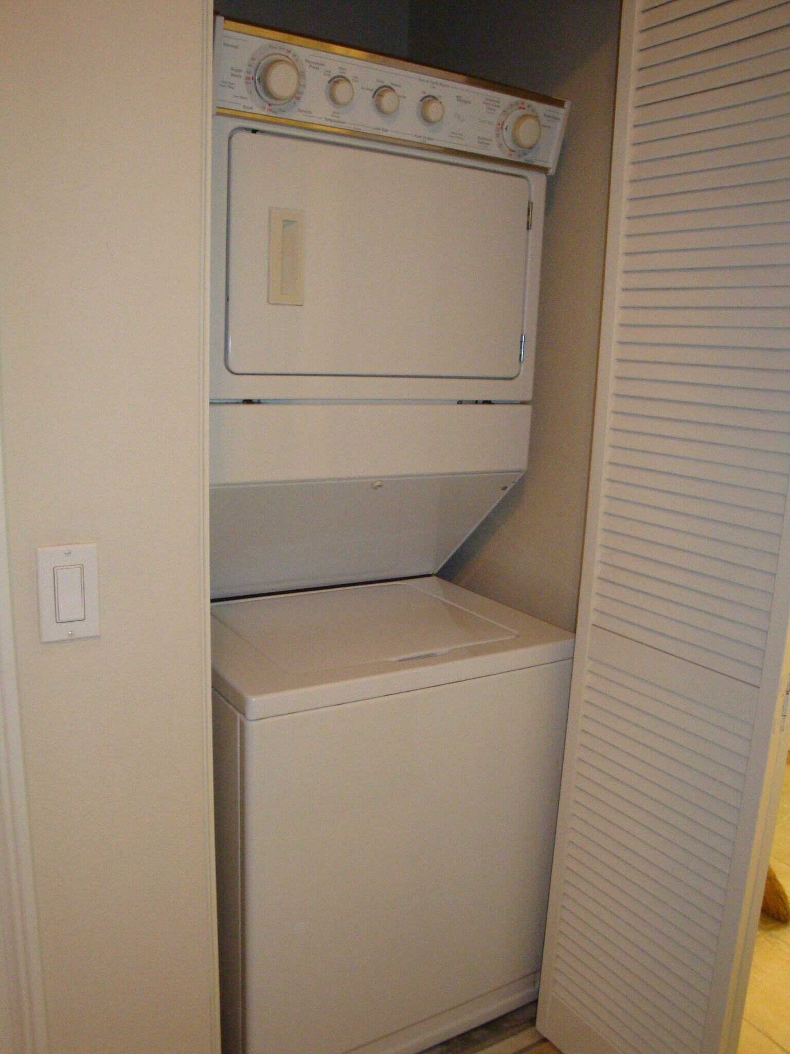 Stack Washer/Dryer in Condo - 1465 C St
