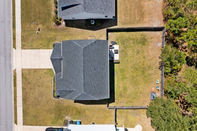 Building Photo - Holly Ridge 4 Bedroom