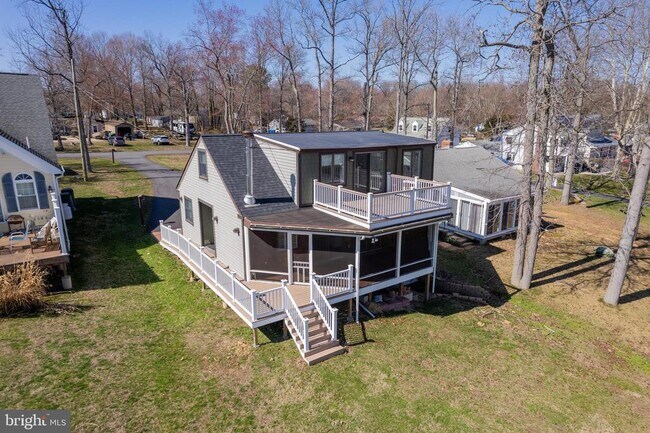 Building Photo - 26 Park Ln