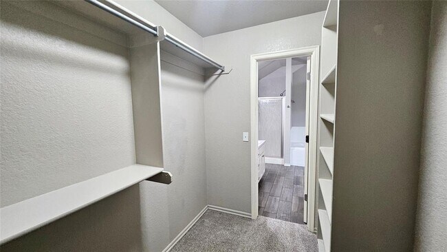 Building Photo - 6033 SE 83rd Pl