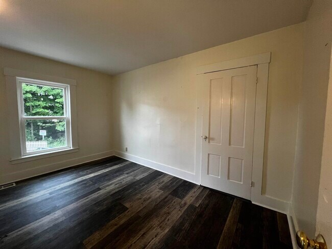 Building Photo - 26 6th St