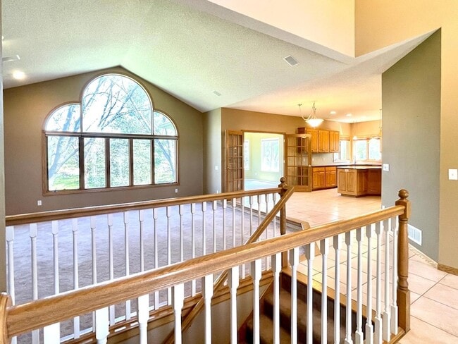 Building Photo - 640 S Park Ct