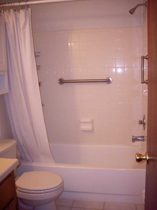 Building Photo - 2111 Victory Garden Ln