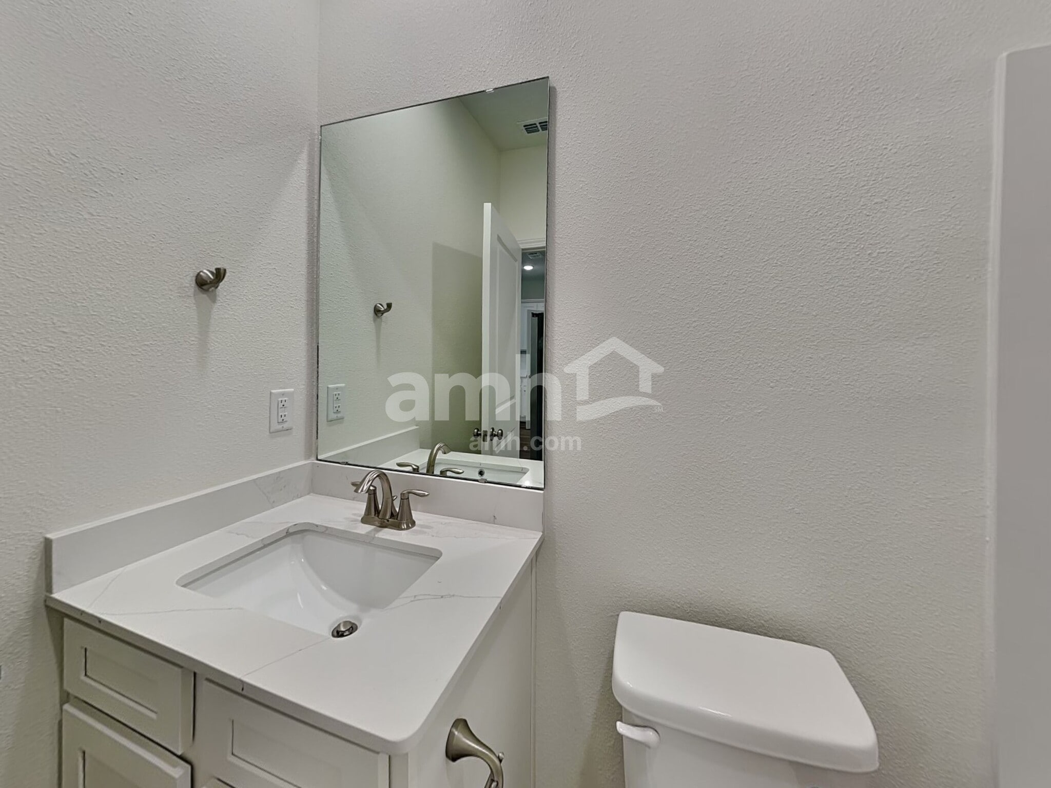 Building Photo - 11655 Hillside Dr