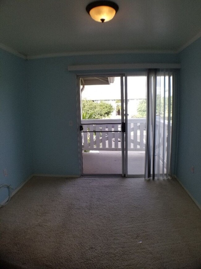 Building Photo - 2 Bedrooms, 2 Baths, 2 Parking at Kekuilan...