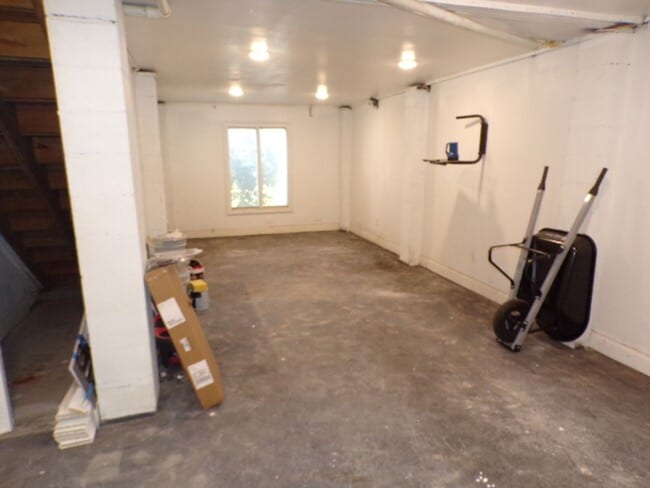 Building Photo - Mid Island home for rent