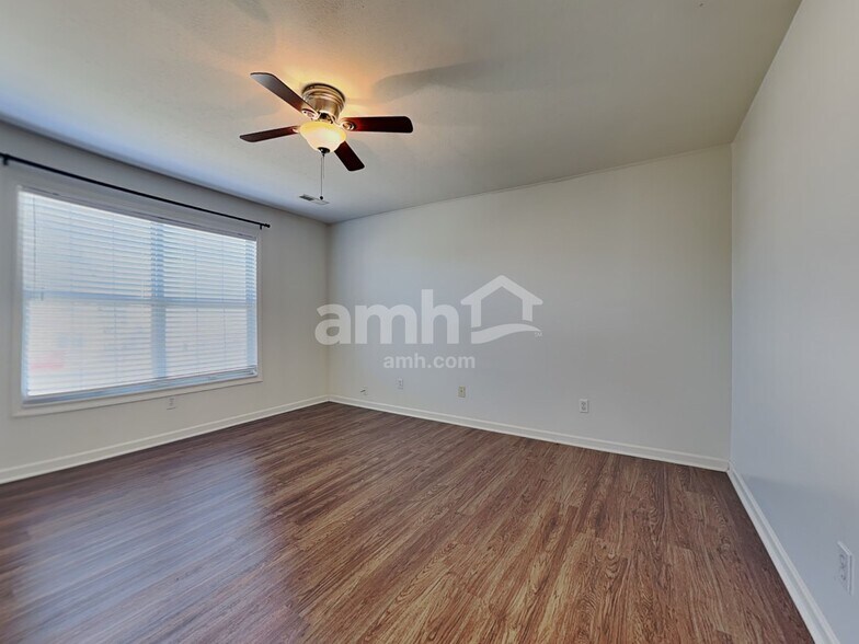 Building Photo - 5721 Gaboury Ln