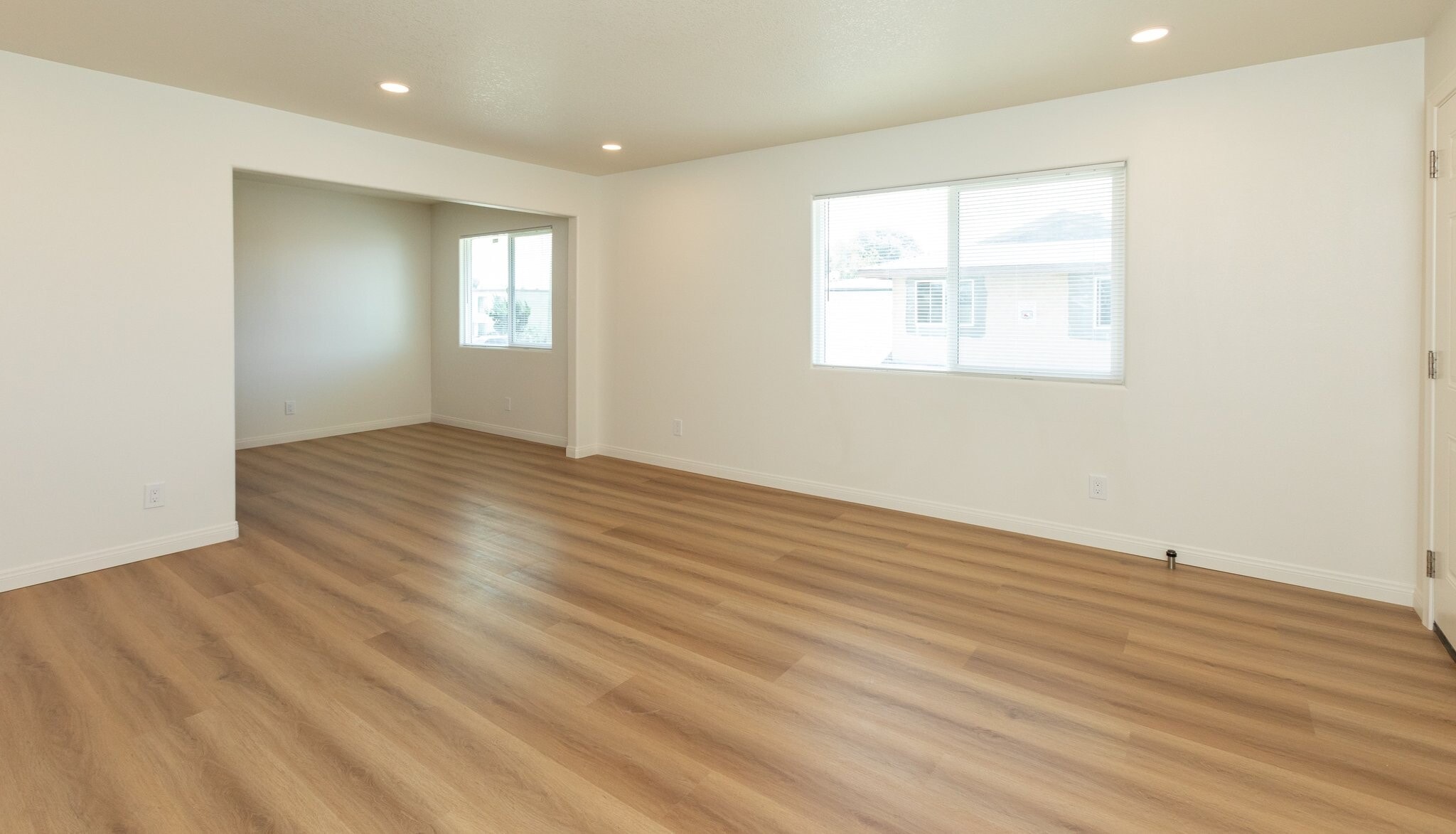 Building Photo - 2041 N Ventura Rd