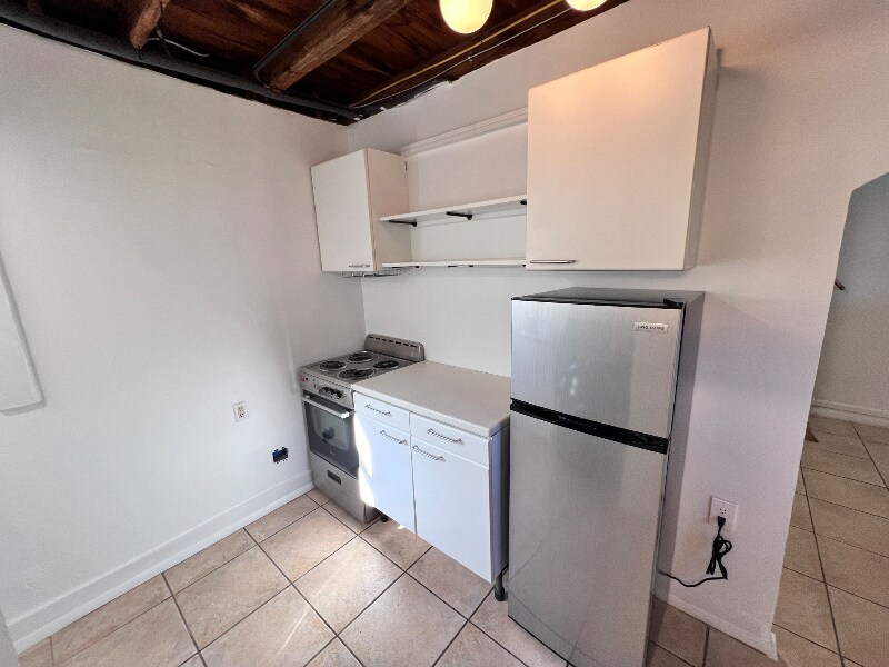 Building Photo - 1318 W Monroe St