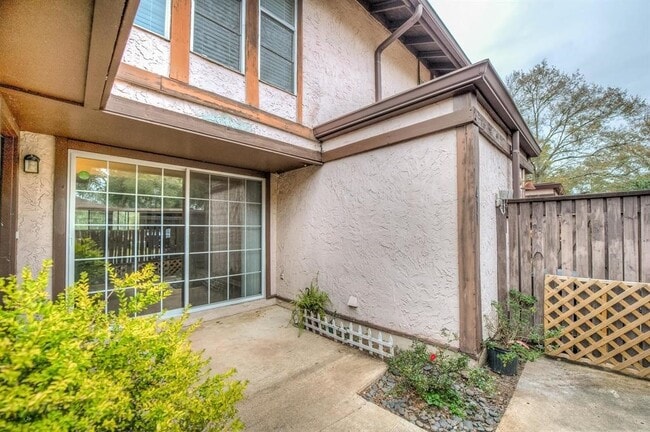 Primary Photo - 411 Westwood Dr