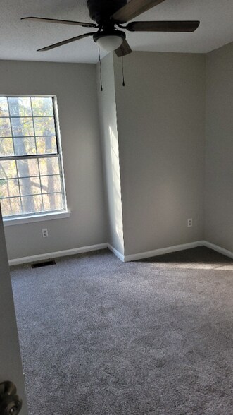 Building Photo - 282 Ferdinand Cir