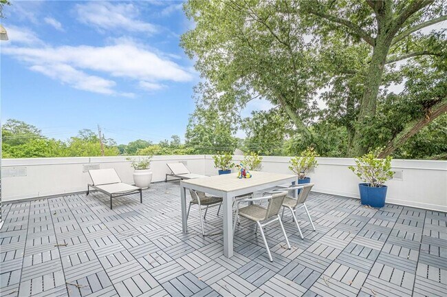 Building Photo - 2269 Briarwood Hills Dr NE