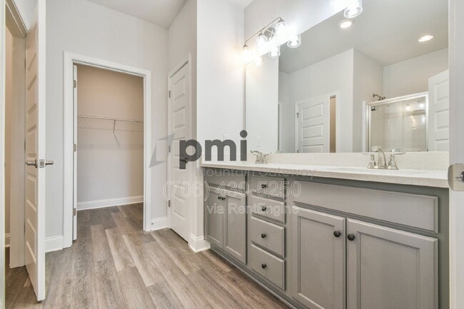 Building Photo - 247 Magnolia Villas Dr