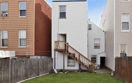 Building Photo - 107 Hancock Ave