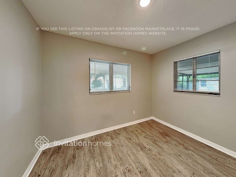Building Photo - 4504 S Clark Ave