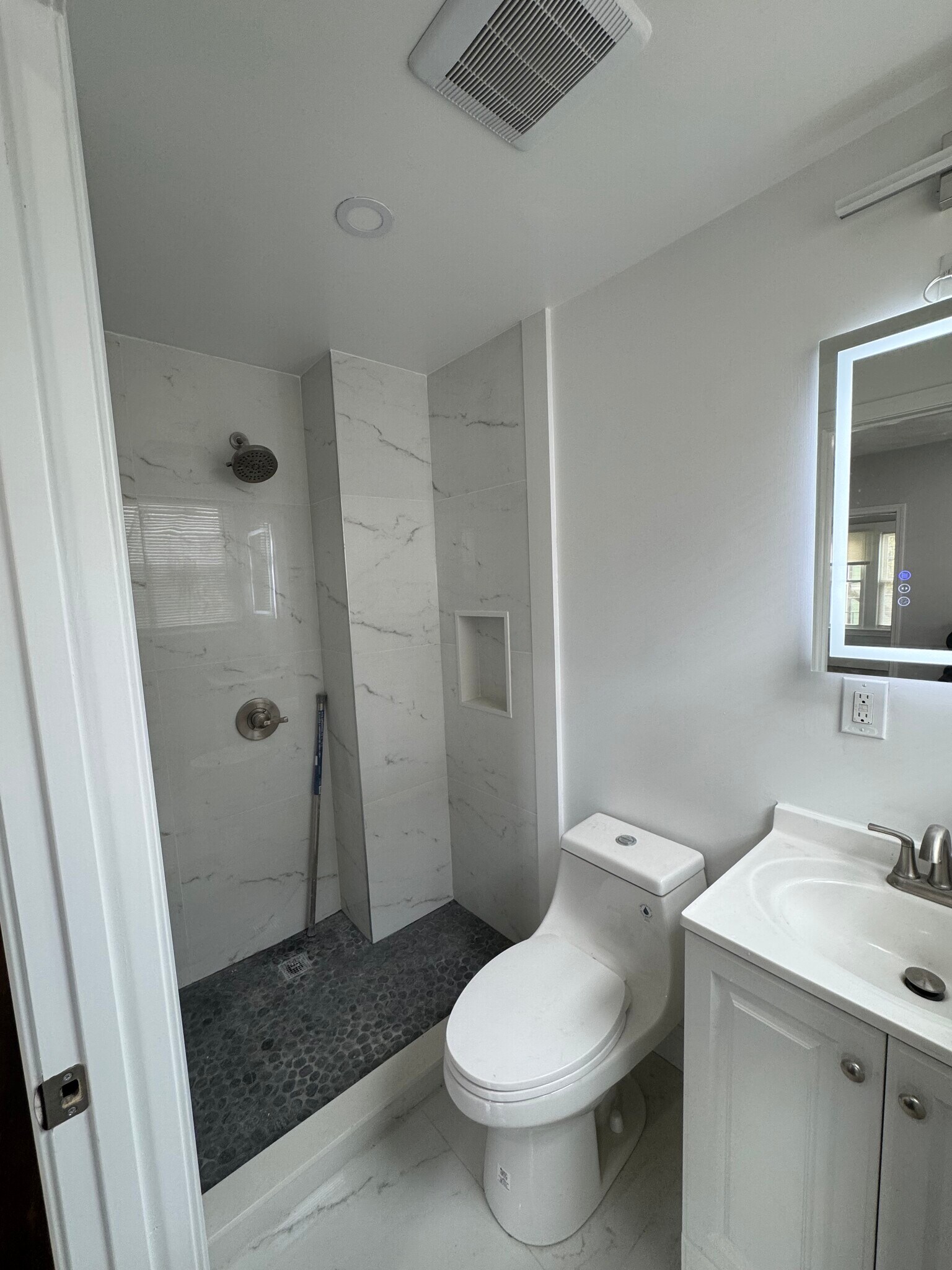 Building Photo - 8 Hamilton Rd