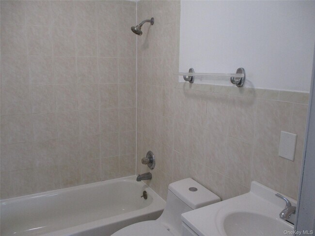 Building Photo - 94 Roger Ave