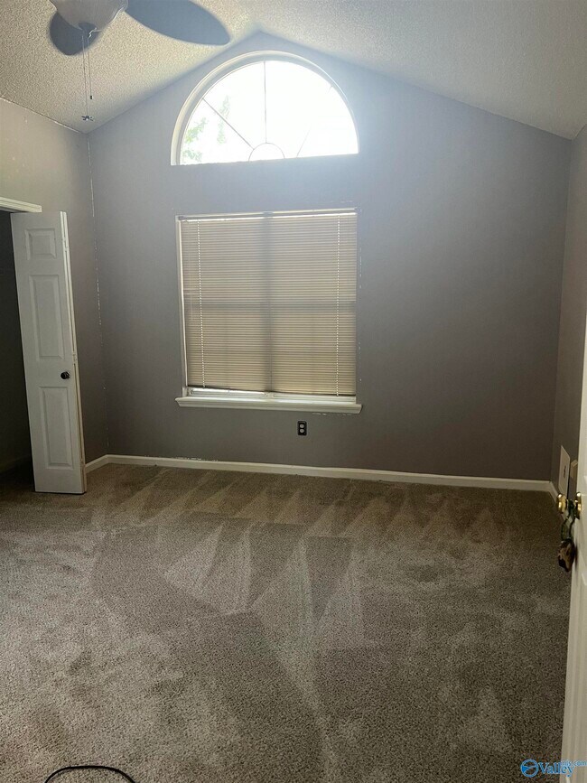 Building Photo - 106 Brookstone Ln