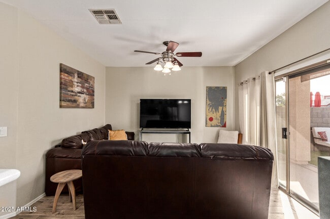 Building Photo - 2052 N Holguin Way