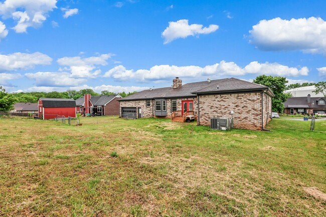 Building Photo - 532 Brentwood Cir