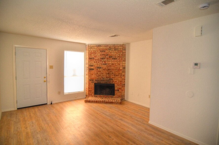 Building Photo - 9451 Olde Village Ct