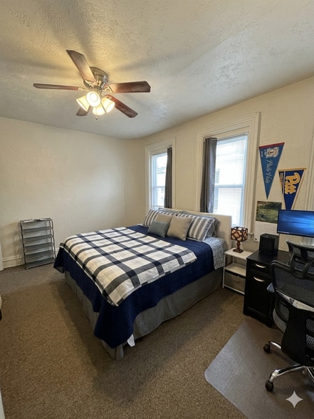 Building Photo - 2910 E Carson St