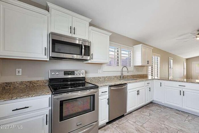 Building Photo - Stunning 3-bedroom, 2-bath home