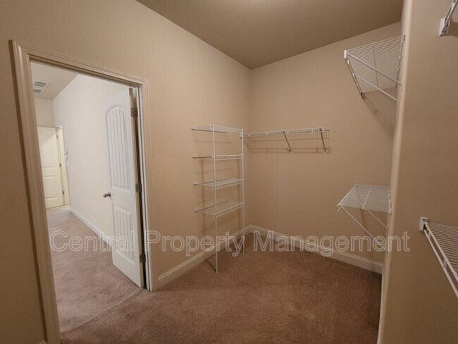 Building Photo - 265 Meadow Blossom Way
