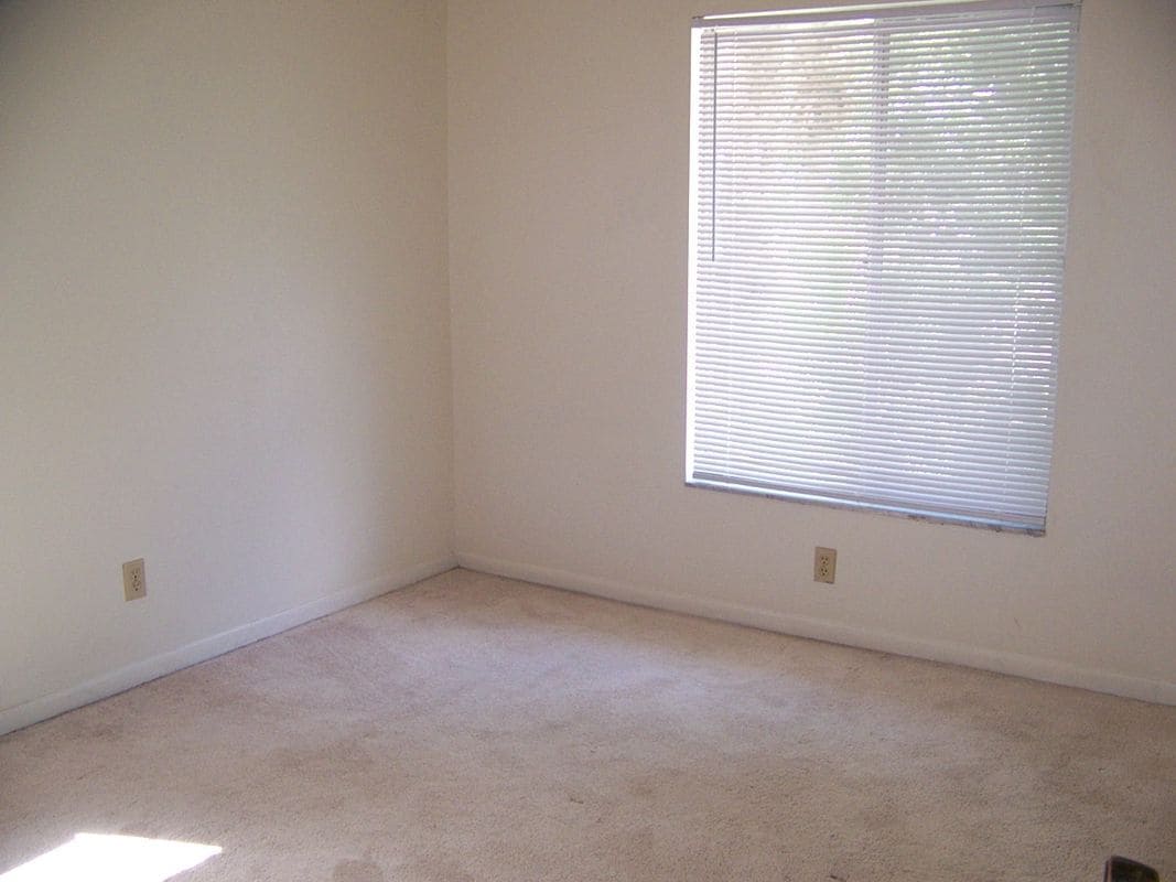 Building Photo - 2001 San Marcos Dr SE