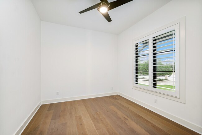 Building Photo - 111 Wellesley Landing