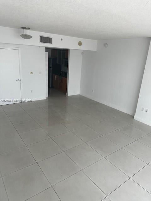 Building Photo - 1750 N Bayshore Dr