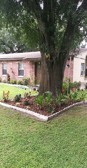 Building Photo - 5301 E 18th Ave