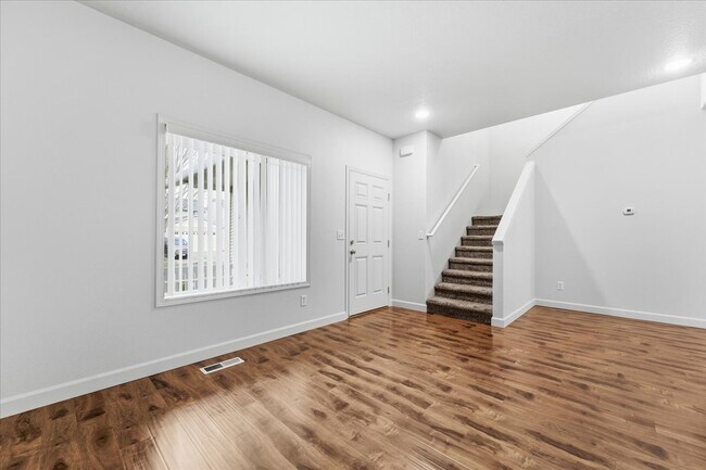 Building Photo - 12811 NE 49TH WAY