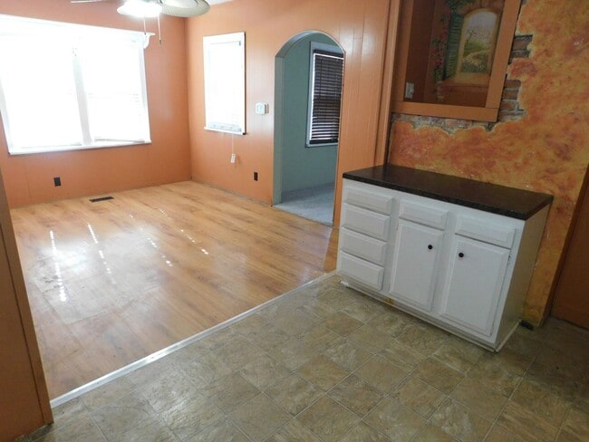 Building Photo - 2 Bedroom Home in El Dorado